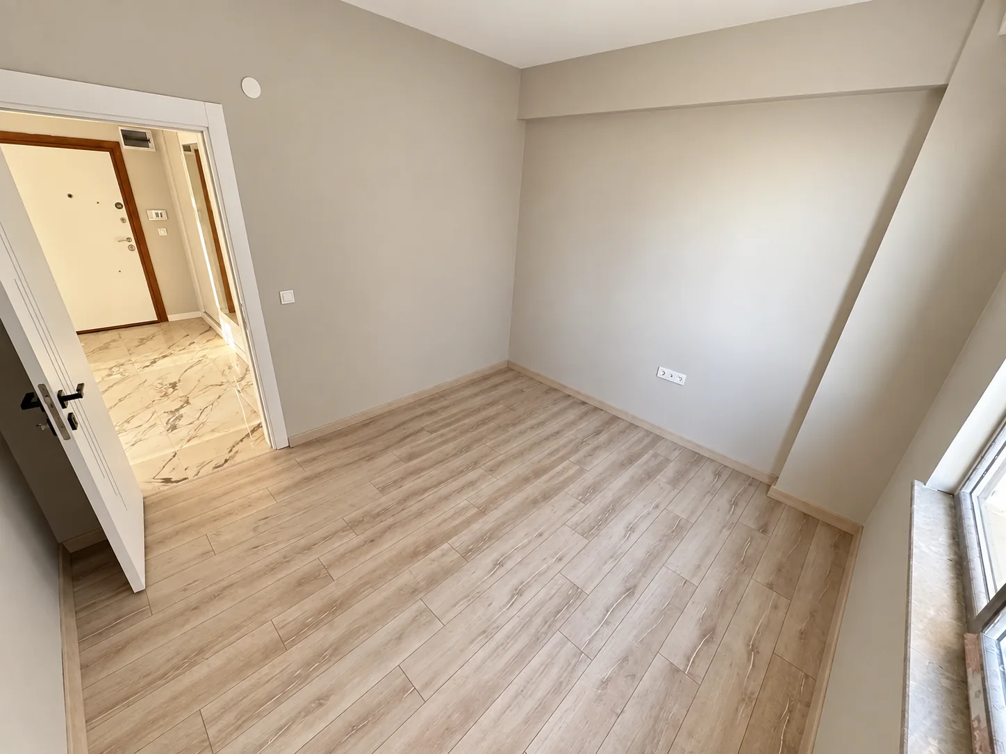 Vatan Sitesi · Satılık Giriş Kat Daire – Oda